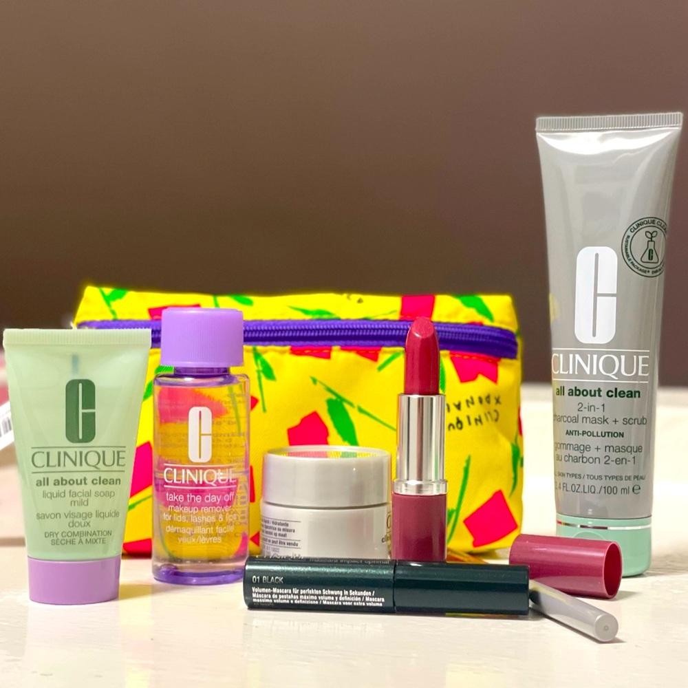 Clinique gift set (brand new and not tested items)